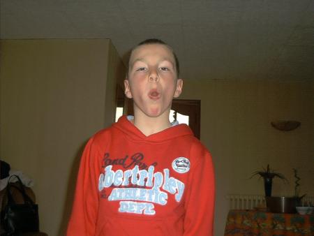 erwan ki mange du chocolat ... h&eacute; oui c pak !