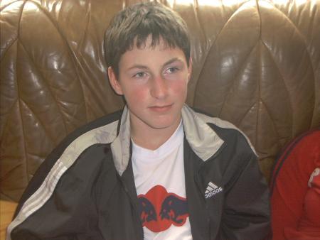 yohann 14ans peut on dir kil &eacute; normal ? (kar &eacute; la mieu plac&eacute; pour nou r&eacute;pondre)